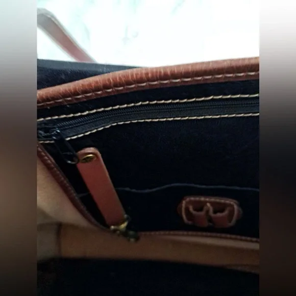 Vintage Leather Brahmin Purse - Picture 15 of 16